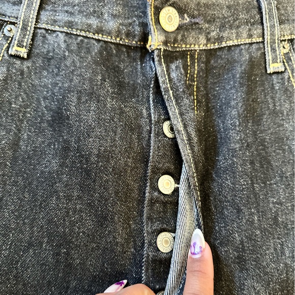 Levi’s 501 black button fly 38x31 (meas) - Picture 7 of 9